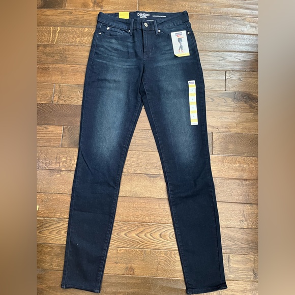 Denizen from Levi’s modern skinny size 4 jeans - Picture 3 of 3